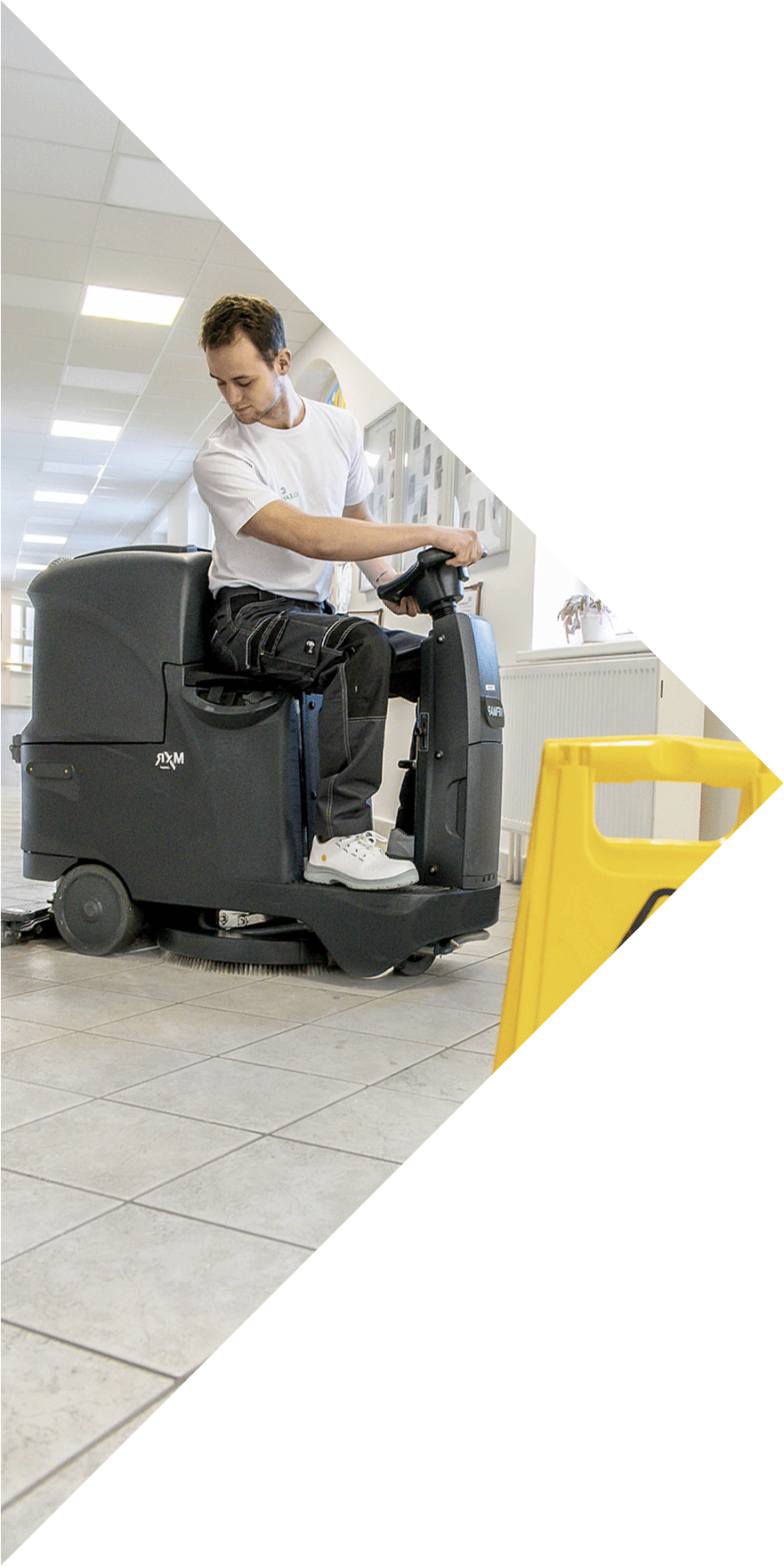 Uklidové služby - vytírání podlahy Uklidové služby - vytírání podlahy